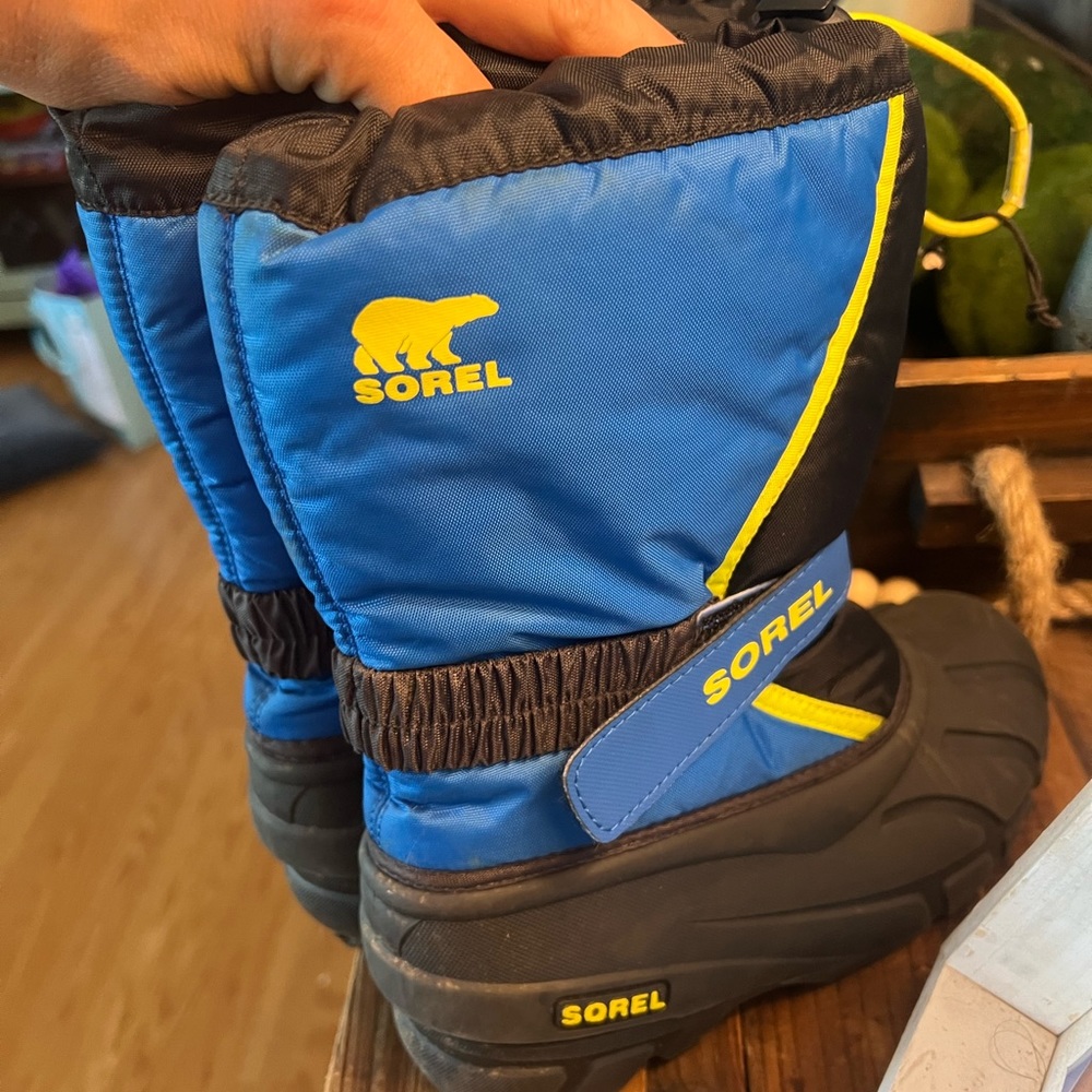 Blue Sorel kids snow boots size 2